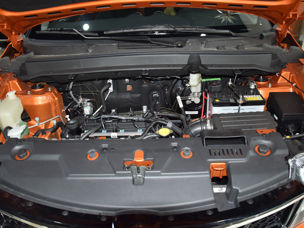 5t涡轮增压发动机,最大功率为115kw,最大扭矩220n·m.