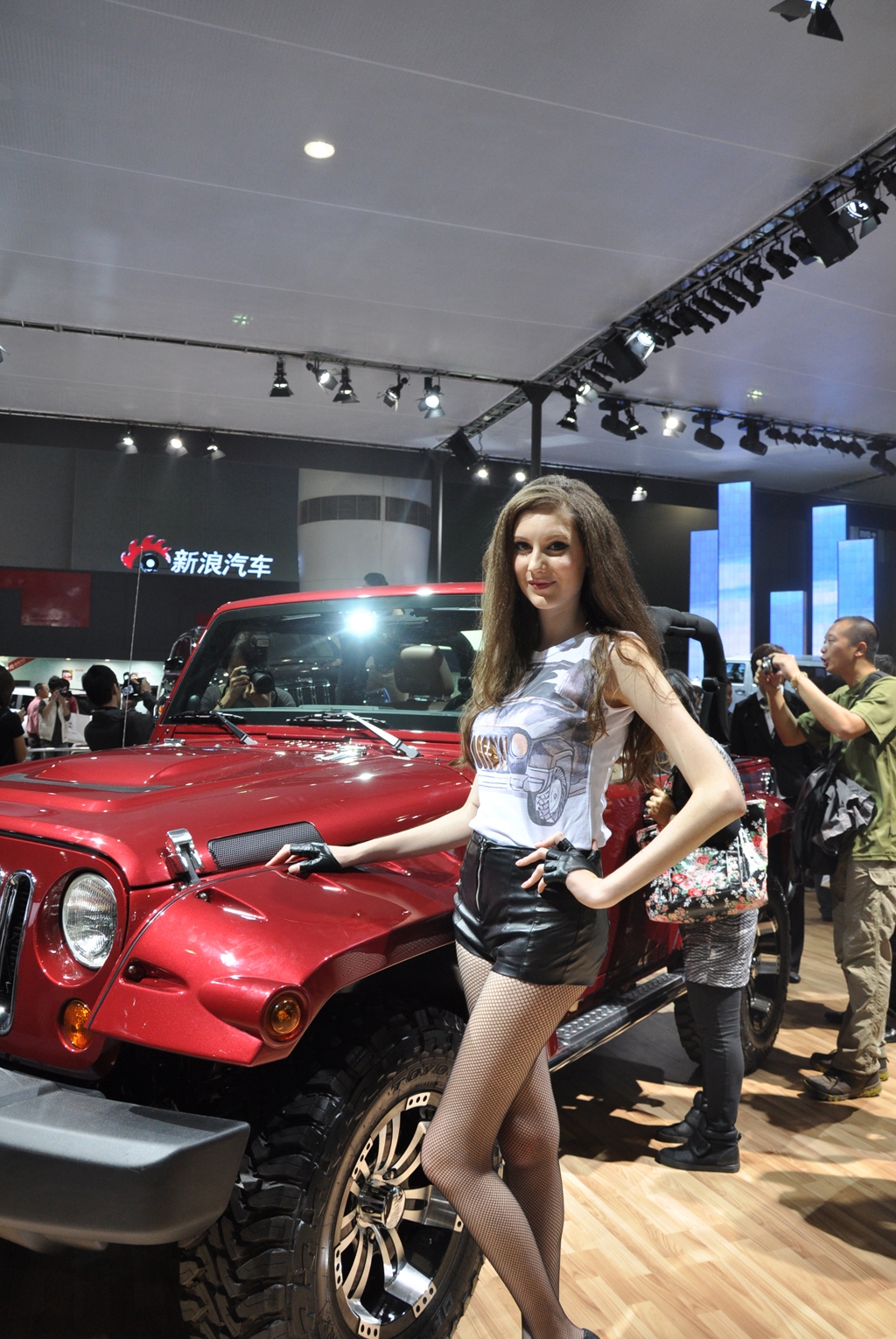 吉普5号车模图片|2011广州车展吉普5号车模图片 – 车主之家