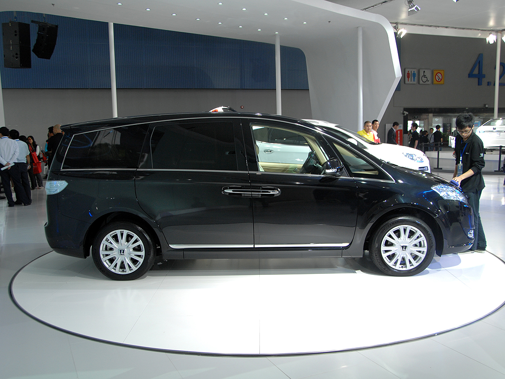 大7 MPV