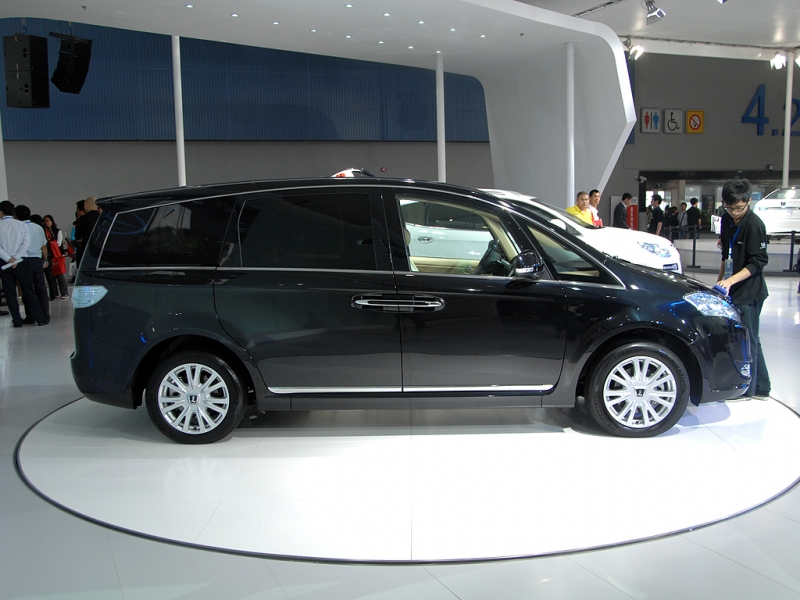 大7 MPV