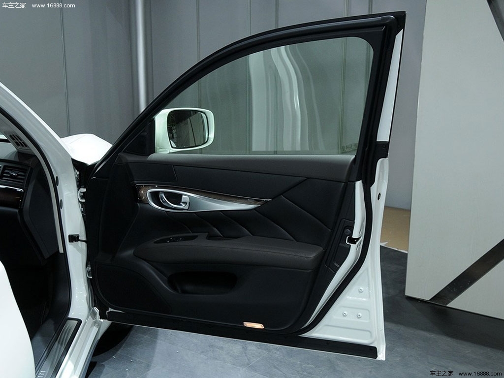 英菲尼迪Q70