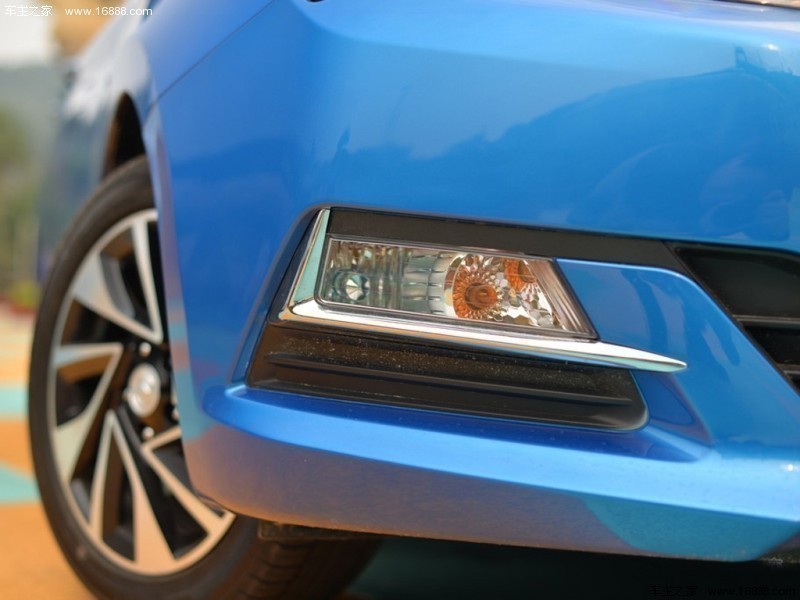 悦翔V72015款1.6L AT乐趣型