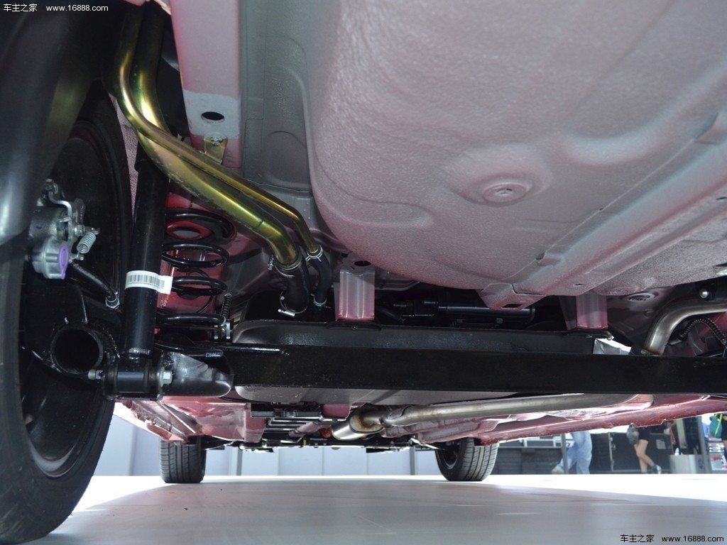 悦翔V7 2015款 1.6L 自动乐趣型
