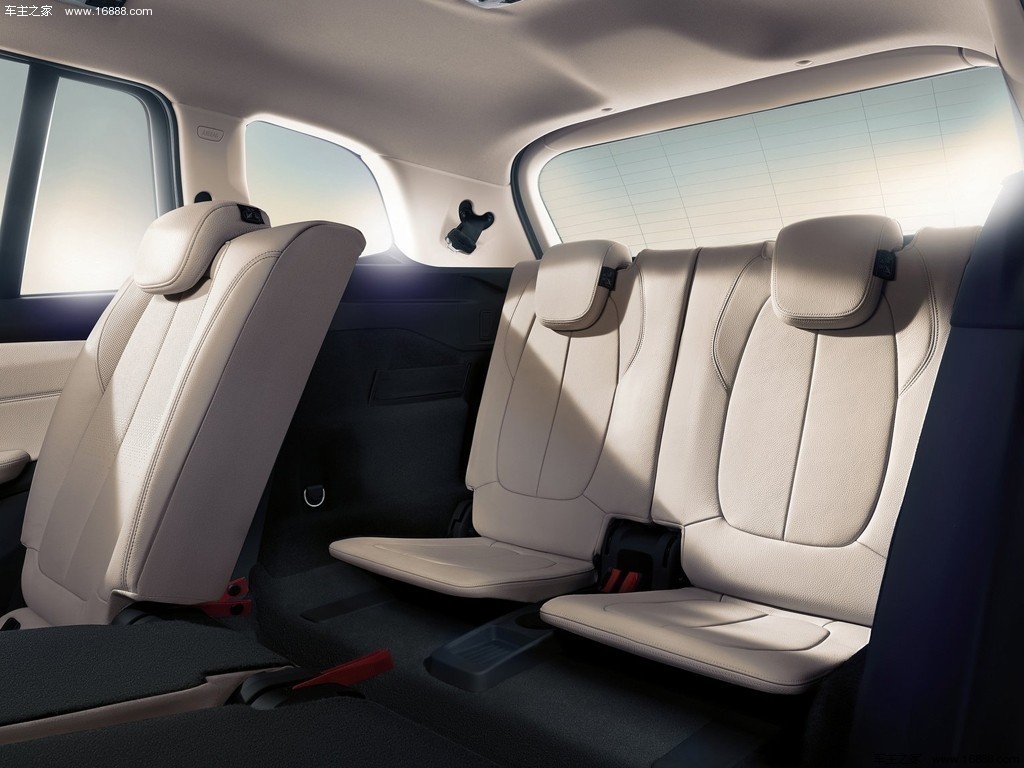 2015款 基本型|宝马2系多功能旅行车内饰图片 – 车主之家