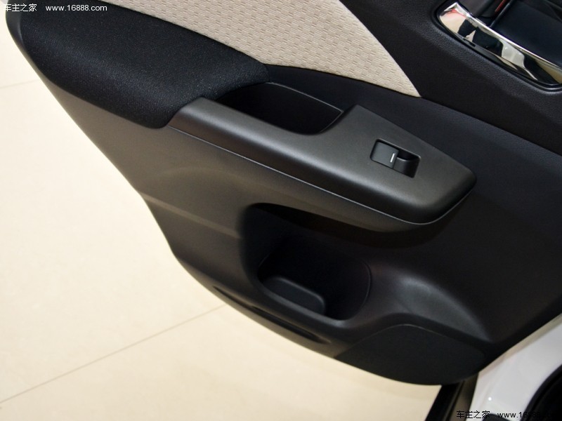 本田CR-V2015款 2.0L两驱都市版