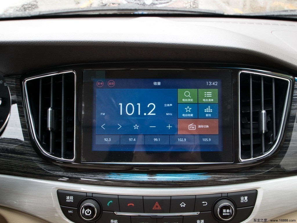 宝骏7302016款 1.8L手动豪华型