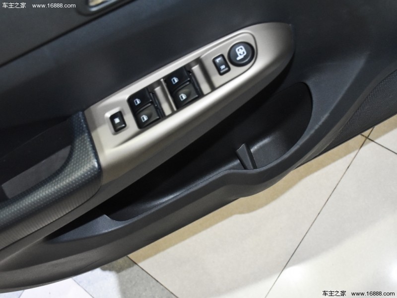 海马M3 2016款 1.5L 手动舒适型天窗版
