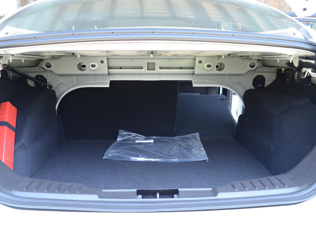 福克斯 2015款 三厢 1.6L 自动舒适型