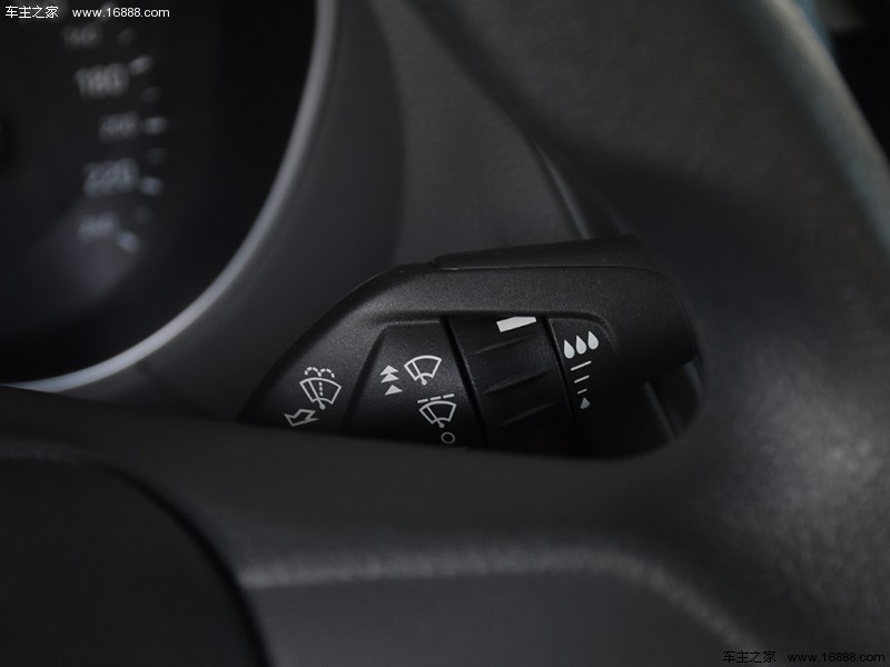 福克斯 2015款 三厢 1.6L 自动舒适型