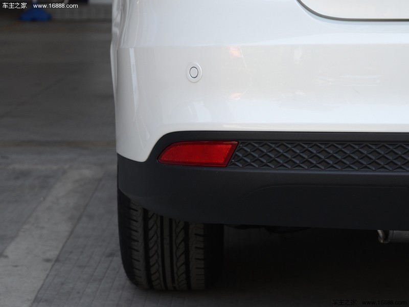 福克斯 2015款 三厢 1.6L 自动舒适型