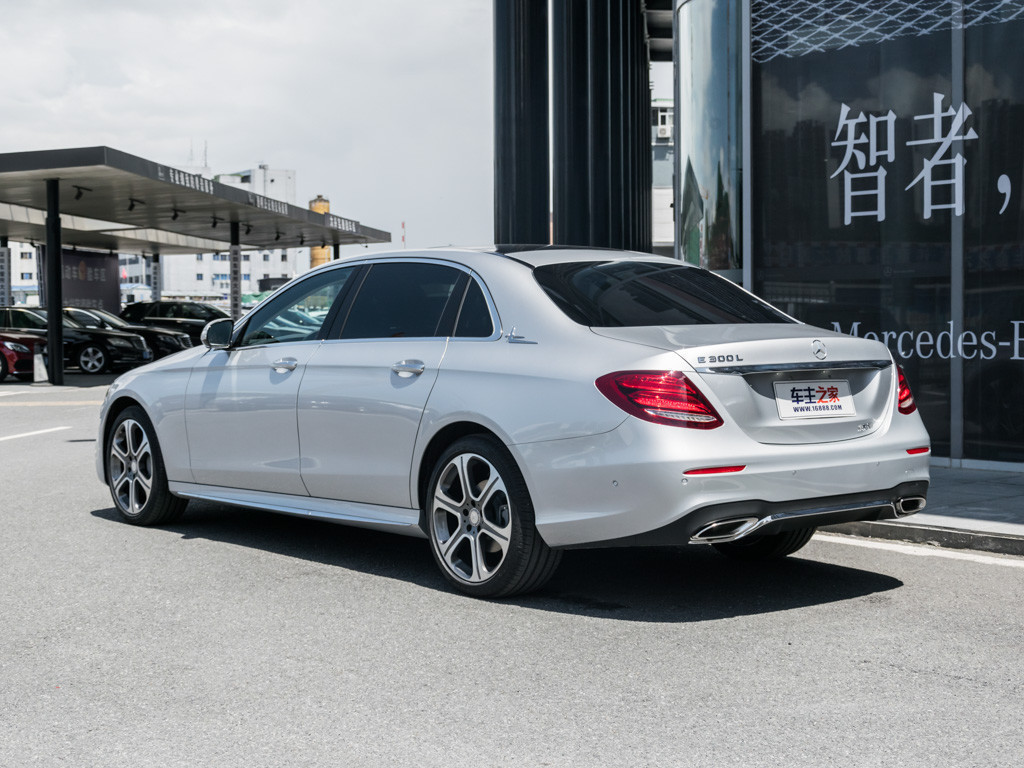 奔驰E级 2016款 E 300 L 运动豪华型