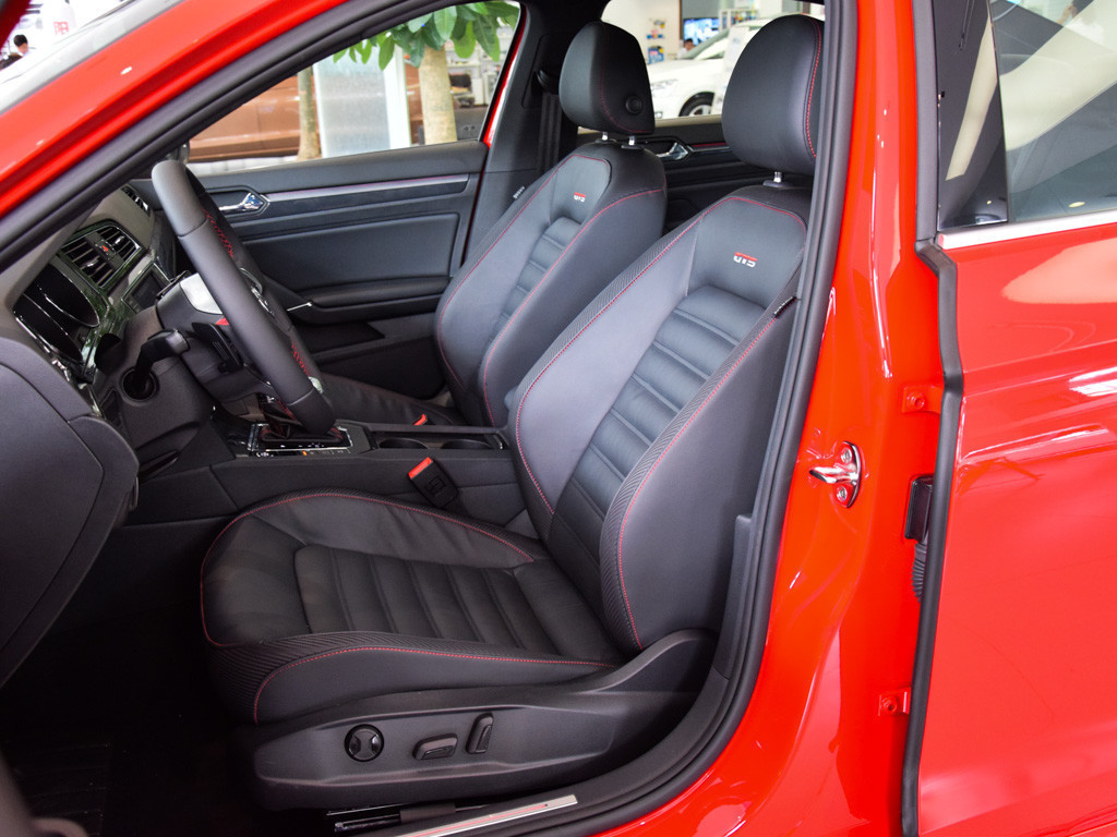 汽车图库 大众 上汽大众 凌渡(47/395) 内饰 2016款 gts 参考成交价