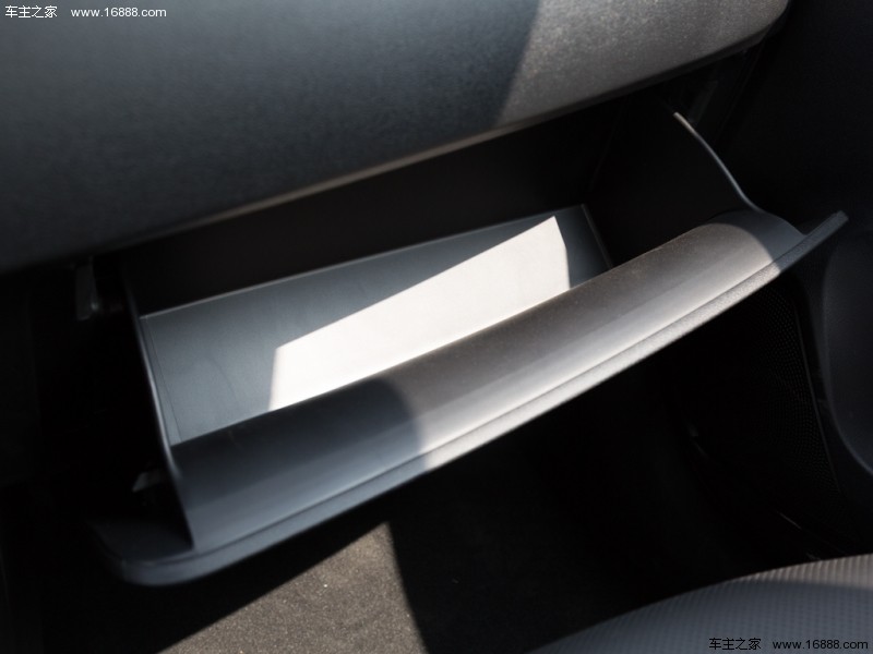 起亚K2 2017款  三厢 1.6L AT Premium