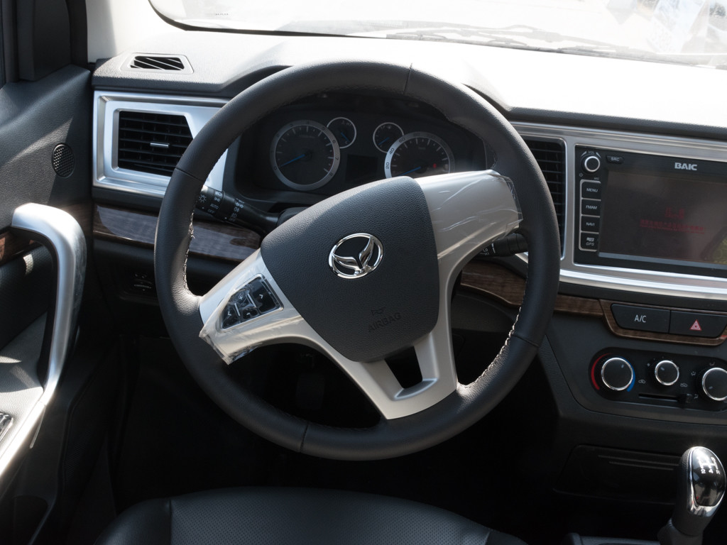 8l 豪华型m18a|北汽幻速h6内饰图片 – 车主之家