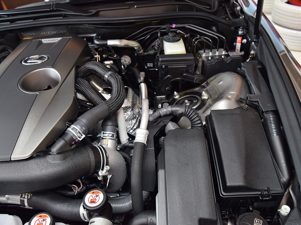 雷克萨斯IS2017款 300 F SPORT版（指导价：36.90万）