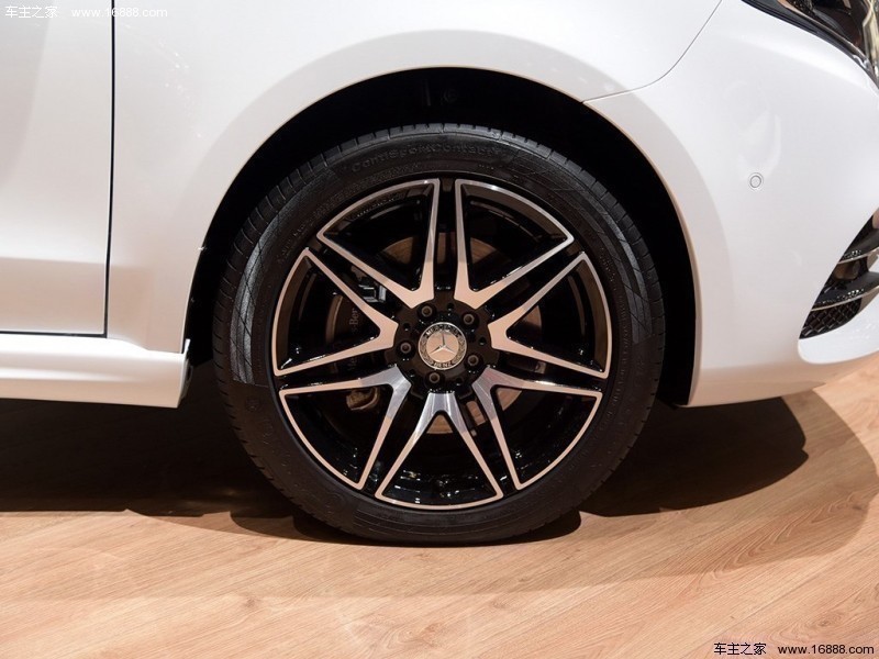 奔驰V级中东版中东版 2018款  V250 2.0T 汽油 Exclusive 5.37米