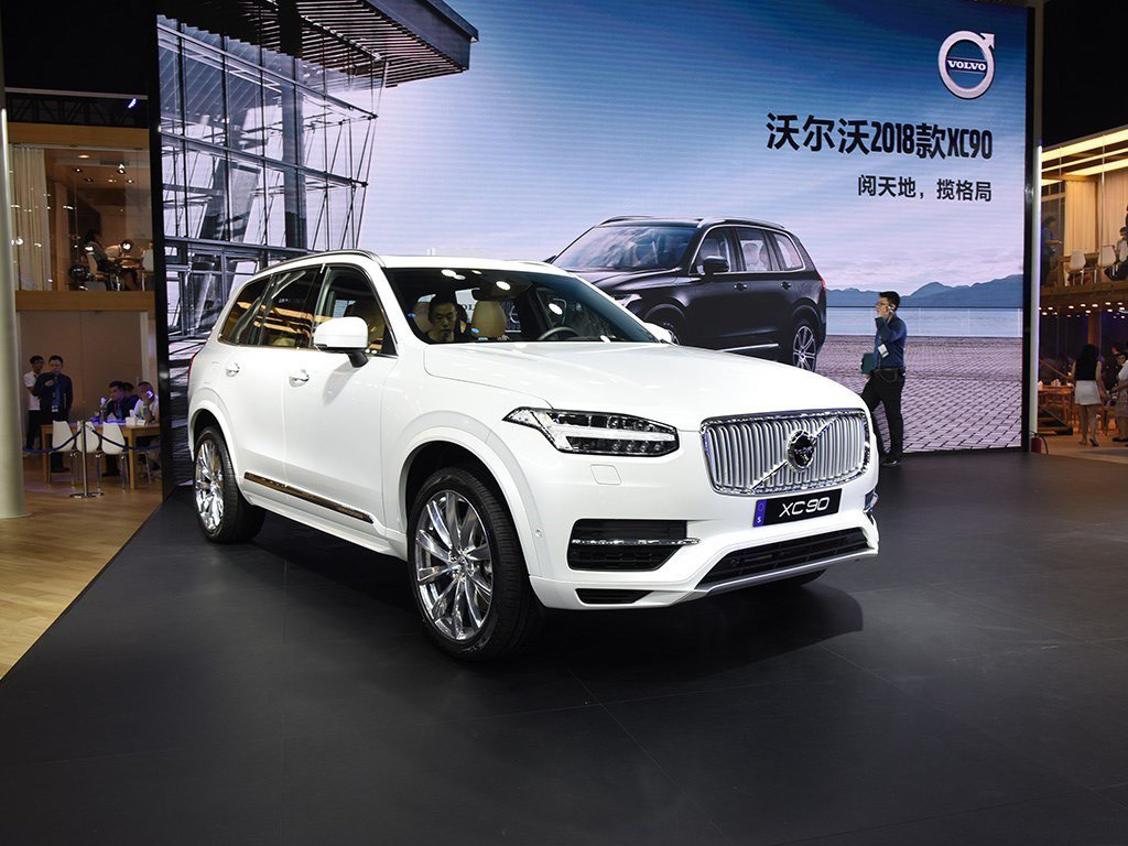 沃尔沃XC90插电式混动2018款 E驱混动 2.0T T8 个性运动版 7座
