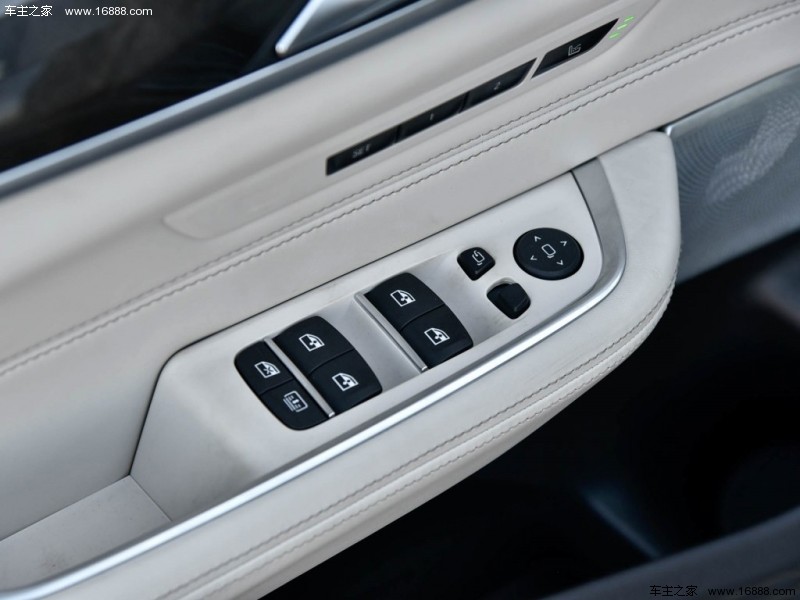 宝马6系GT2018款 640i xDrive M运动套装