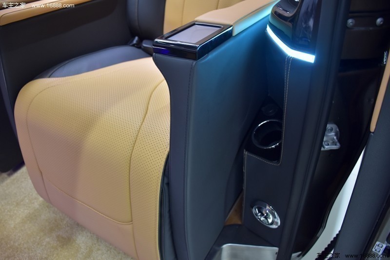 奔驰V级欧版2016款 V250 CDI 自动 马可波罗房车