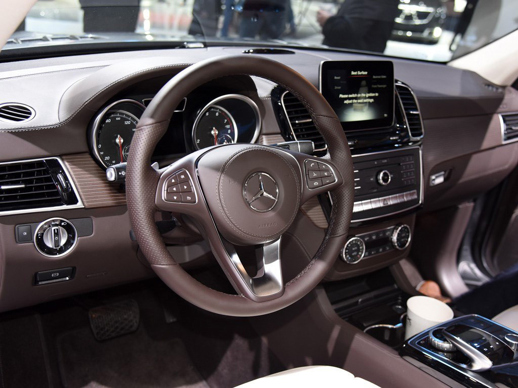 0t 四驱 柴油版 7座|奔驰gl加规版内饰图片 – 车主之家