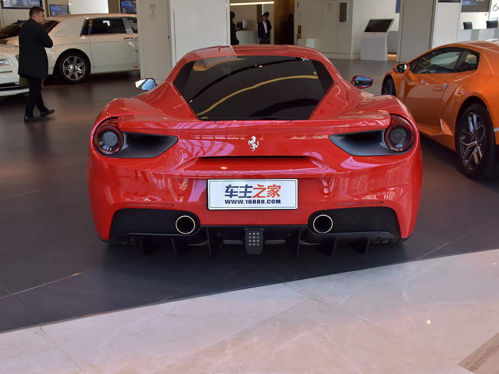 法拉利4882015款 488 gtb