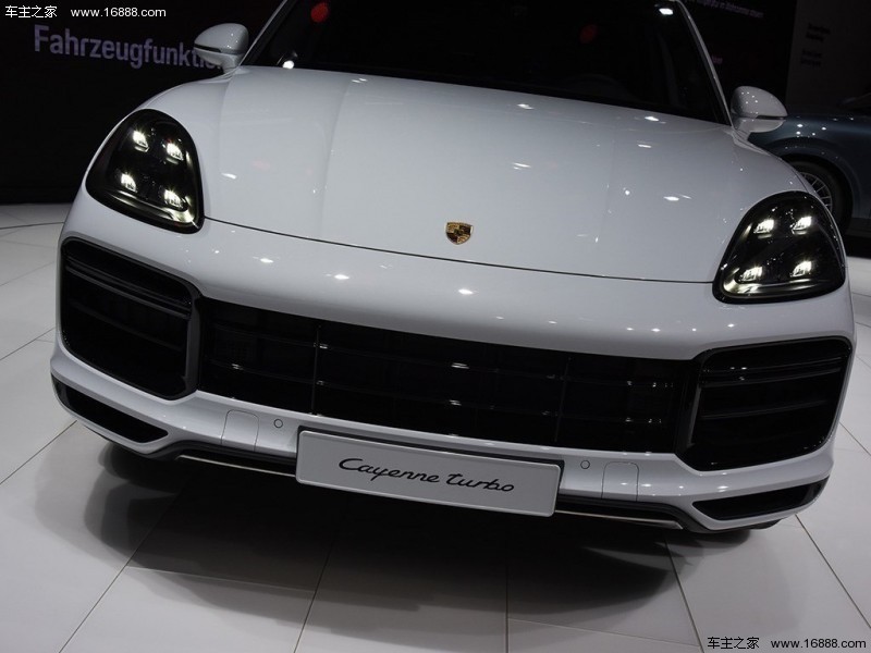 卡宴墨版2019款 3.0T  汽油 基本型
