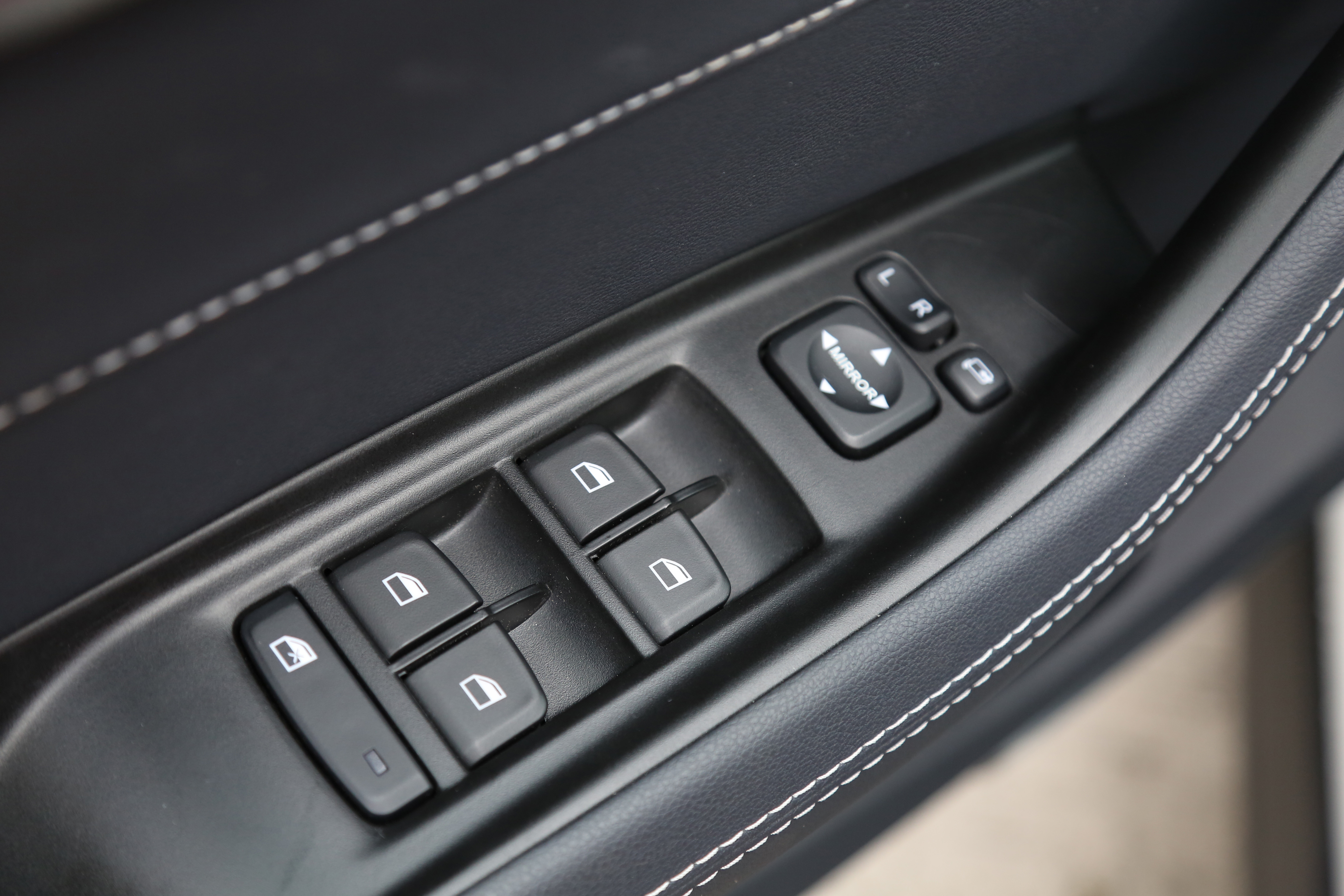 中华V72018款 280T DCT旗舰型 5座