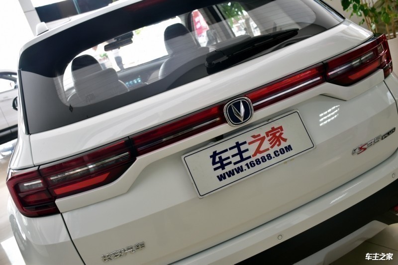 长安CS35PLUSPLUS 2018款 1.6L 自动酷联版