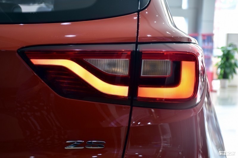 名爵ZS2018款 1.5L 自动豪华版