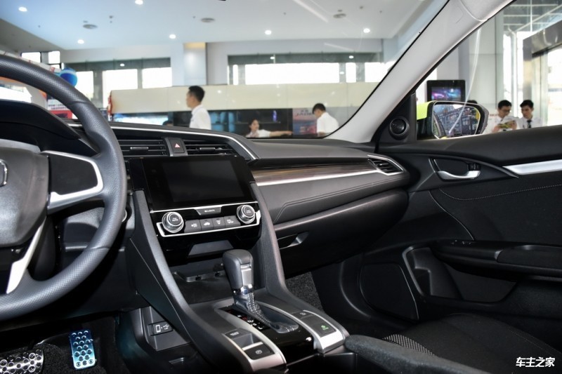 汽车图库 本田 东风本田 思域(200/903) 内饰 2019款 参考成交价
