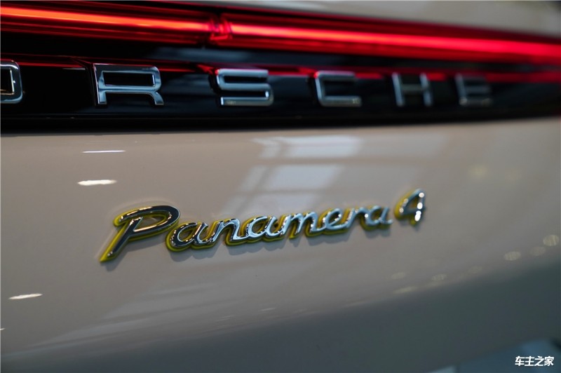 Panamera新能源2018款 Panamera Turbo S E-Hybrid Sport Turismo 4.0T