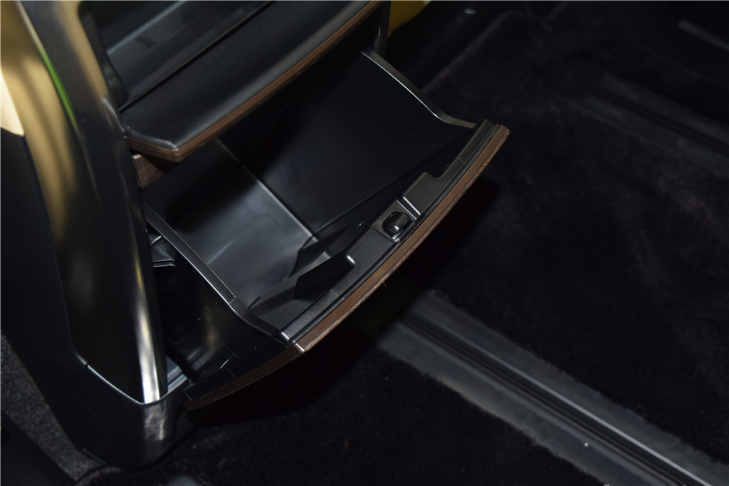 威尔法2019款 2.5L HV豪华版