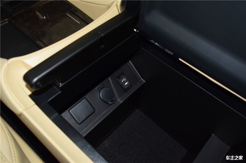 威尔法2019款 2.5L HV豪华版