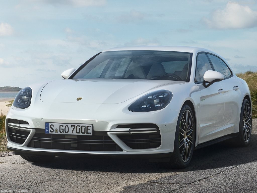 Panamera新能源2018款 Panamera Turbo S E-Hybrid Sport Turismo 4.0T