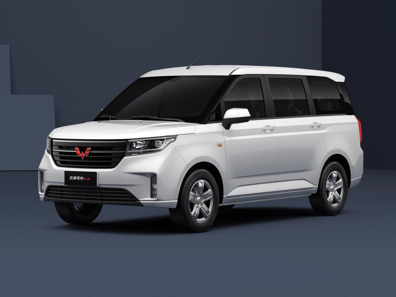 五菱宏光PLUS2019款 1.5T 手动豪华型 7座