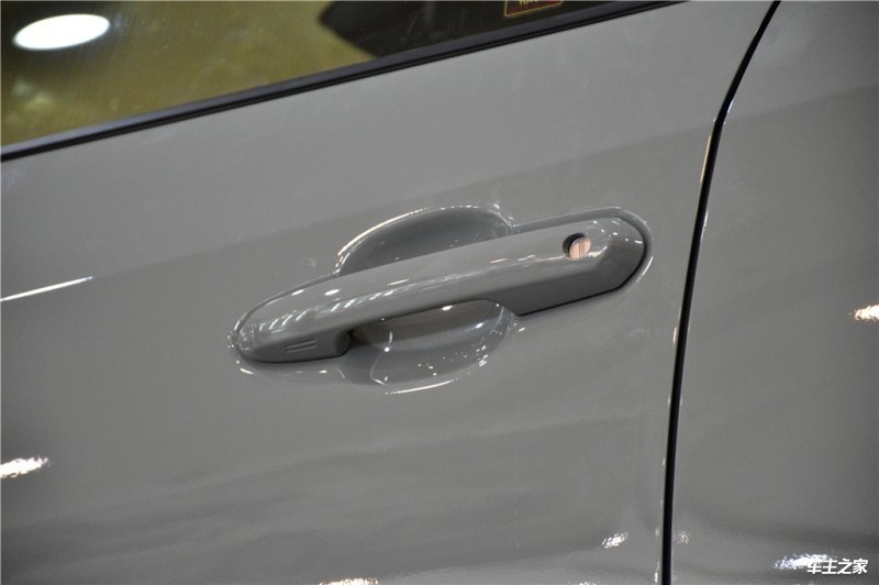 RAV4荣放2020款 2.0L CVT四驱尊贵版