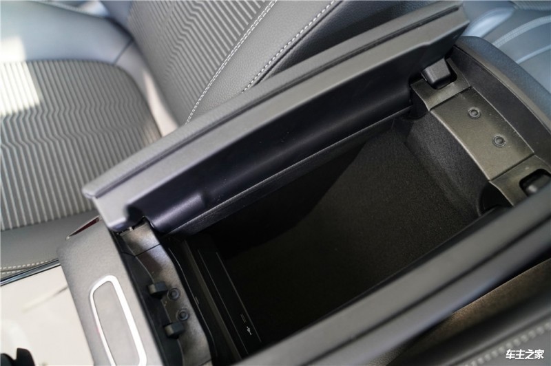 奔驰A级(进口) 2020款 A 220 4MATIC