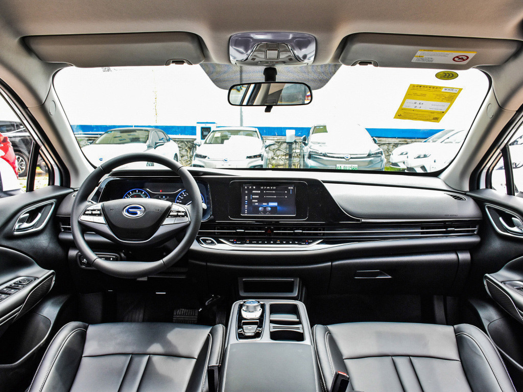 汽车图库 广汽埃安 广汽埃安 aion s(44/95) 内饰 内饰 参考成交价