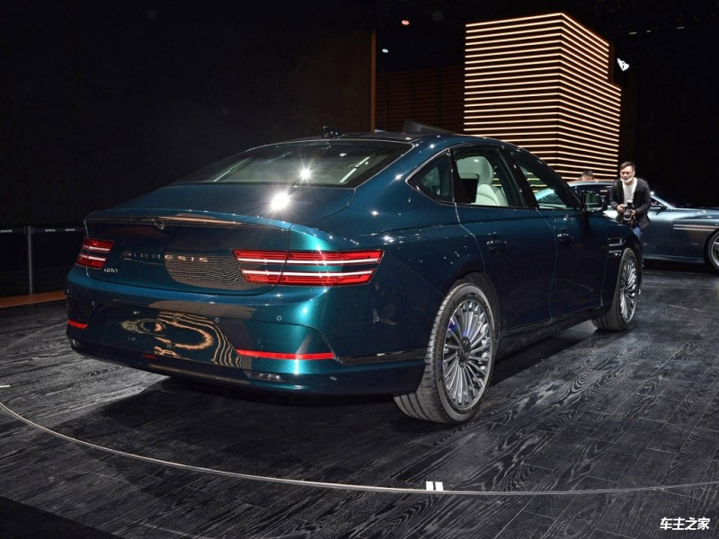 捷尼赛思纯电G80外观