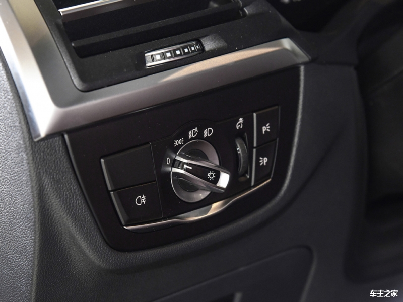 宝马X32022款 改款 xDrive30i 尊享型 M曜夜套装