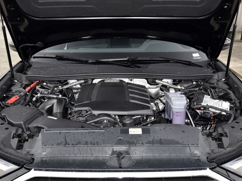 奥迪A6L2022款 45 TFSI quattro 臻选动感型