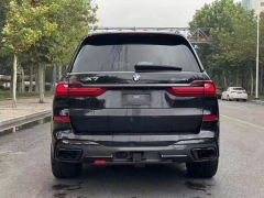 宝马X7欧规版图片