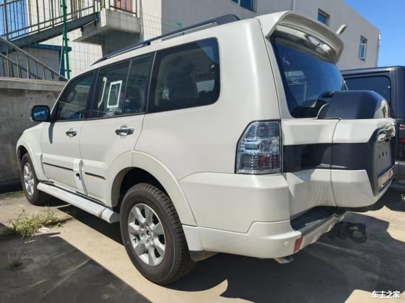 帕杰罗中东版 帕杰罗V93 2022款 3.0L 五门 GLS 真皮