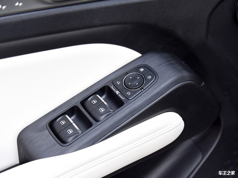 哈弗枭龙 2023款 1.5L 110KM领航版