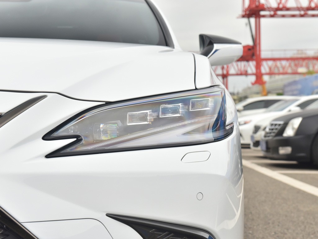 雷克萨斯ES 2023款 260 F SPORT