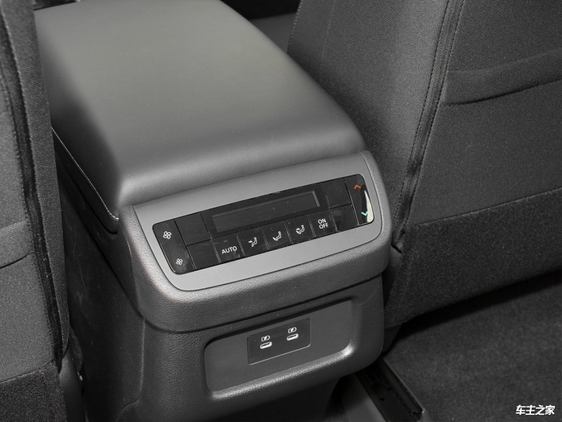 探陆 2024款 380VC-TURBO 两驱智尚版 7座