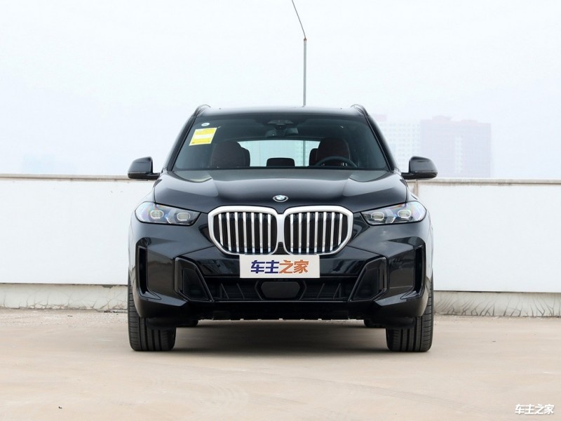 宝马X5 2023款 xDrive 40Li 尊享型M运动曜夜套装