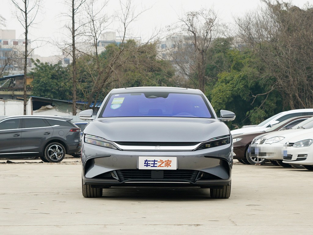 汉 2024款 EV 荣耀版 605KM前驱尊贵型