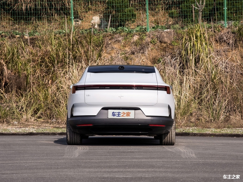 Polestar 4 2024款 单电机标准续航PLUS 双星互联版