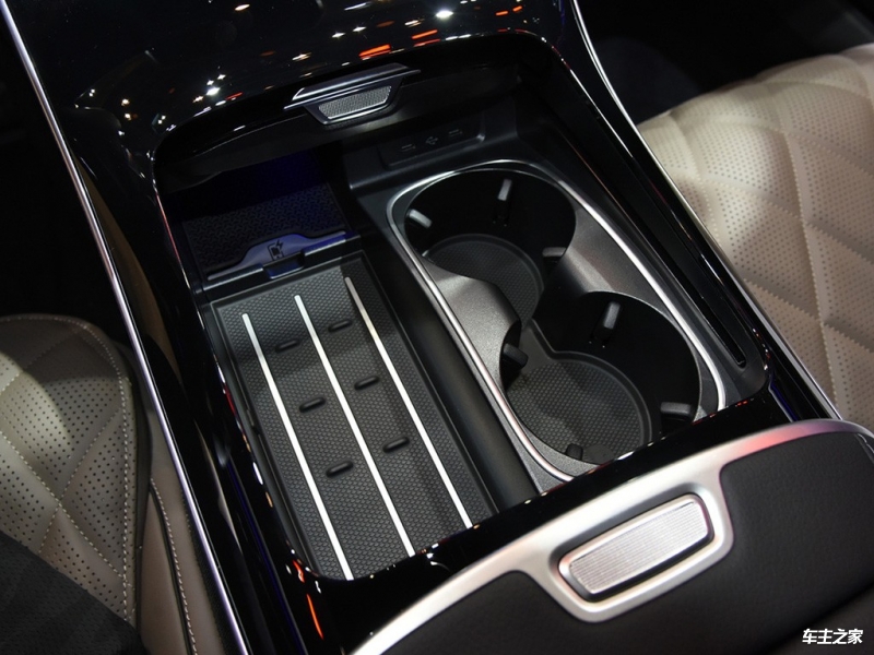 奔驰S级 2022款 S 500 L 4MATIC 高级定制版